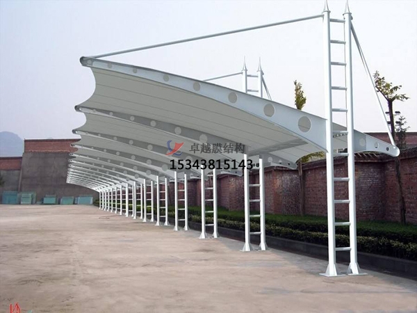 洪湖<font color='red'>膜結(jié)構(gòu)停車棚</font>【設(shè)計生產(chǎn)安裝】